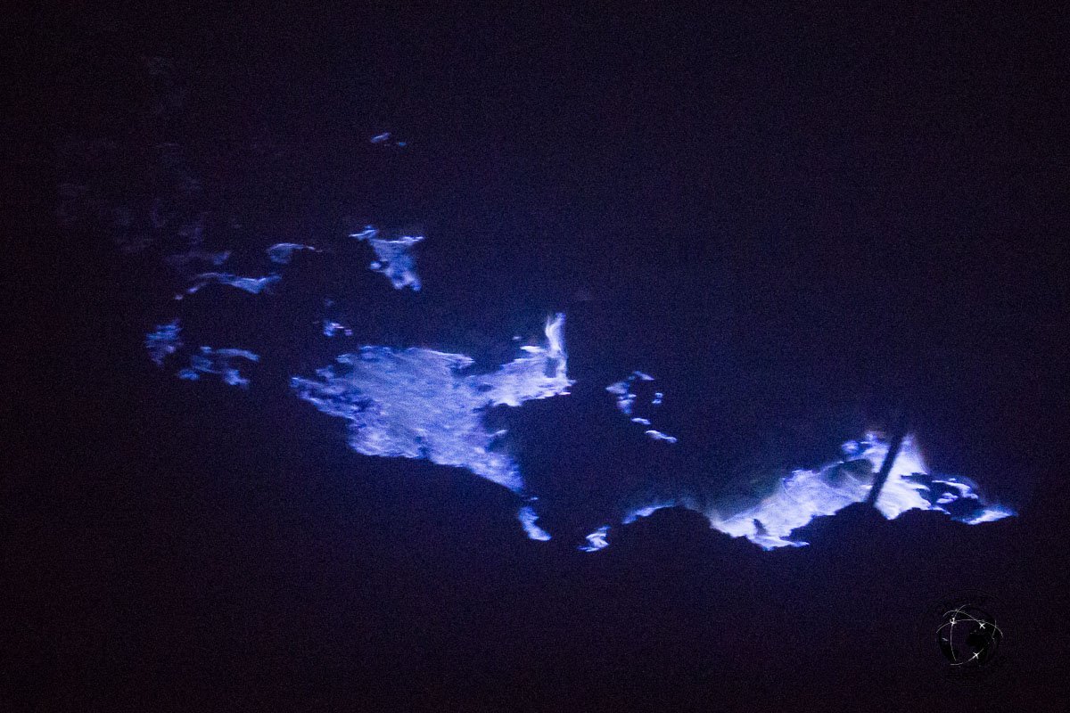 Blue flames at Ijen Crator - Bromo getting nervous - Mount Bromo Sunrise and Kawah Ijen Blue Flames in 2 days (without a tour)