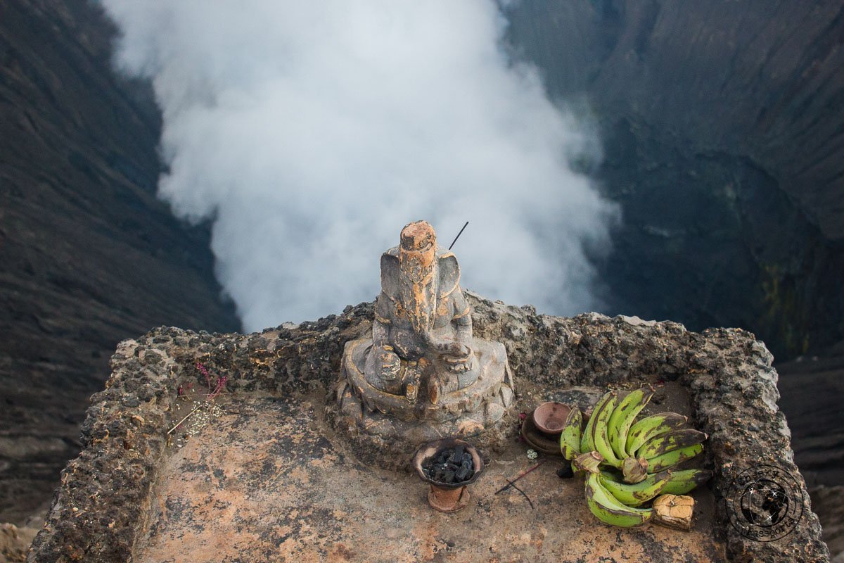 Hindu offerings to Mount Bromo - Mount Bromo Sunrise and Kawah Ijen Blue Flames in 2 days (without a tour)
