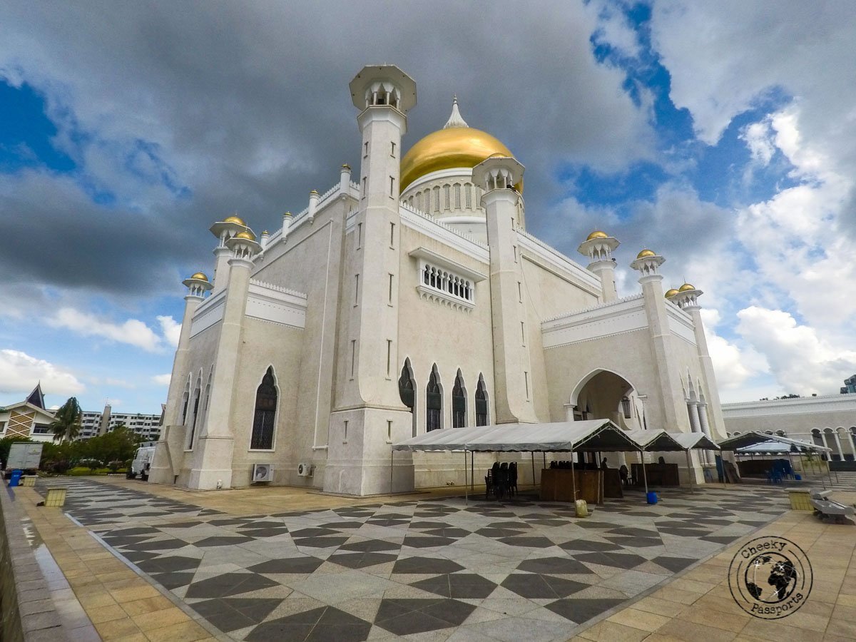 Sultan Omar Ali Saifuddin Mosque - tourist spots in Brunei