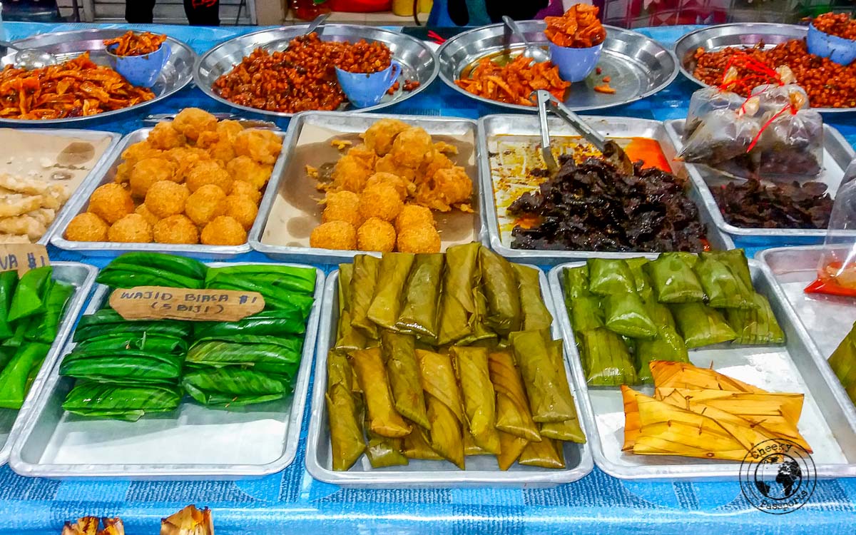 The night market in Gadong, a good option when travelling Brunei on a budget