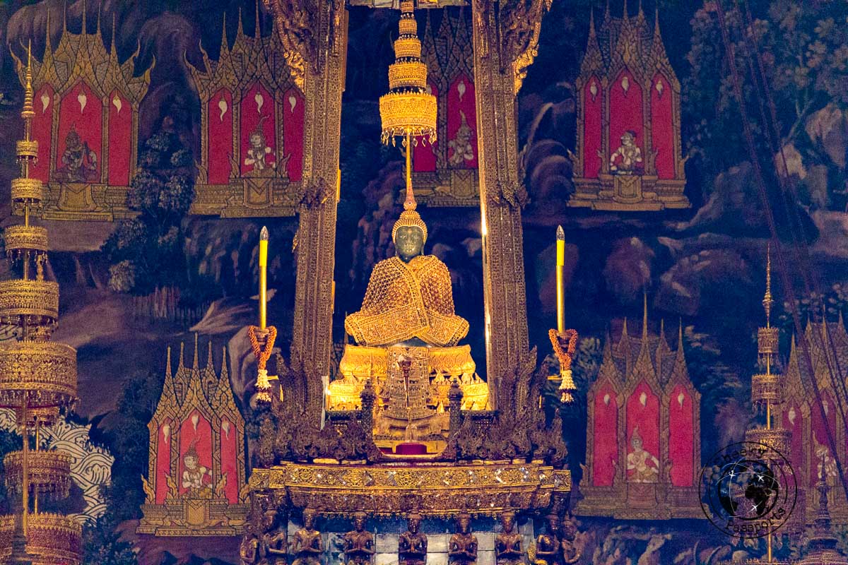 The emerald Buddha is one of the things to do in bangkok in 3 days